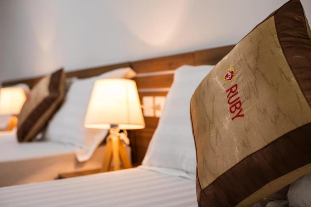 Ruby Hotel Cat Ba Dong Khe Sau エクステリア 写真